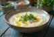 Riževa kaša (Congee) z jajci, bogata z jajčnim, ingverjevim okusom