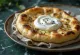 Tandoori naan z jogurtom, postrežen